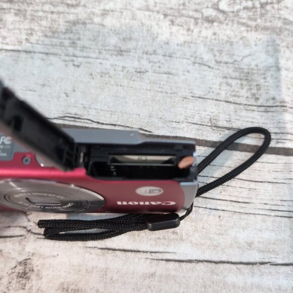 Canon PowerShot A3500 IS Red Digital Camera 16MP 5x Zoom WiFi w/ Case & Cables - Picture 11 of 13